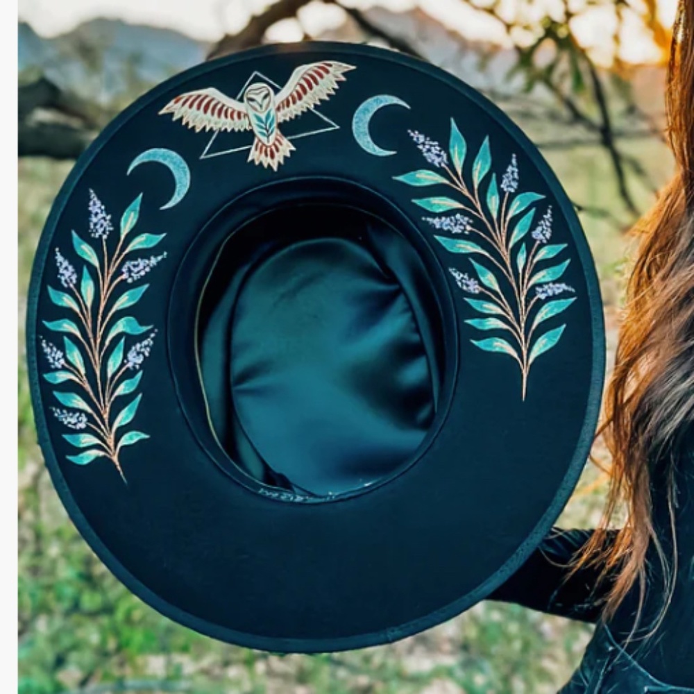 Luna Bloom Jareth Hat